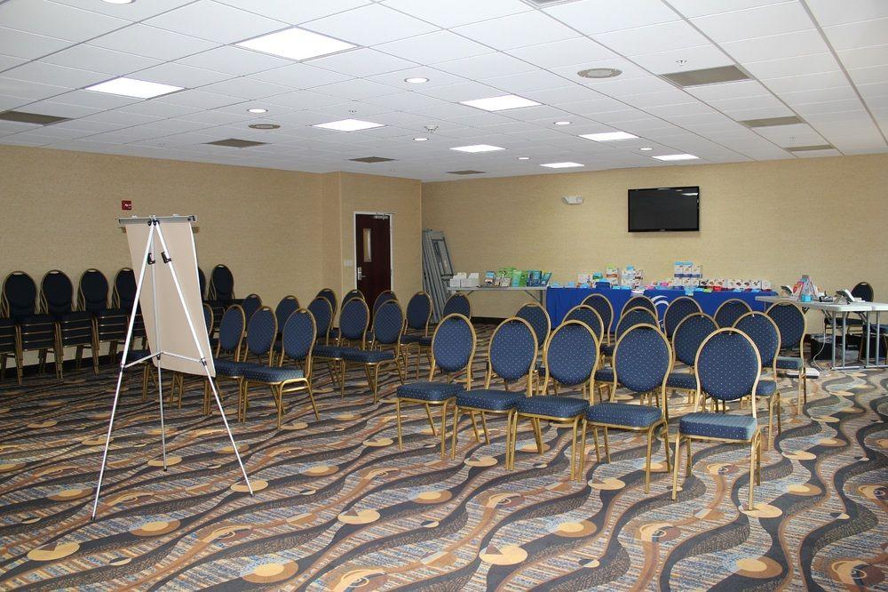 Holiday Inn Express Niles By Ihg Dış mekan fotoğraf