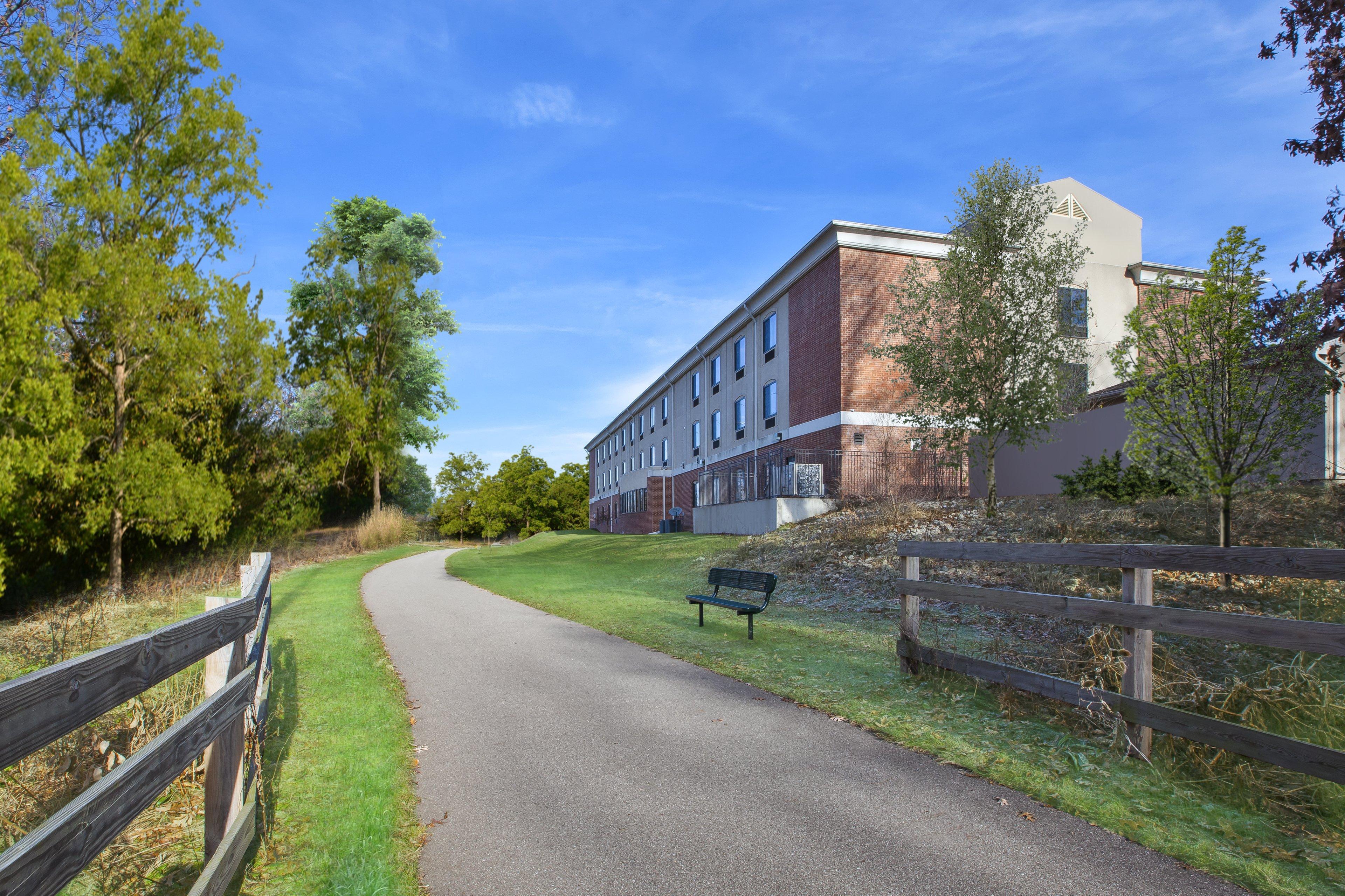 Holiday Inn Express Niles By Ihg Dış mekan fotoğraf