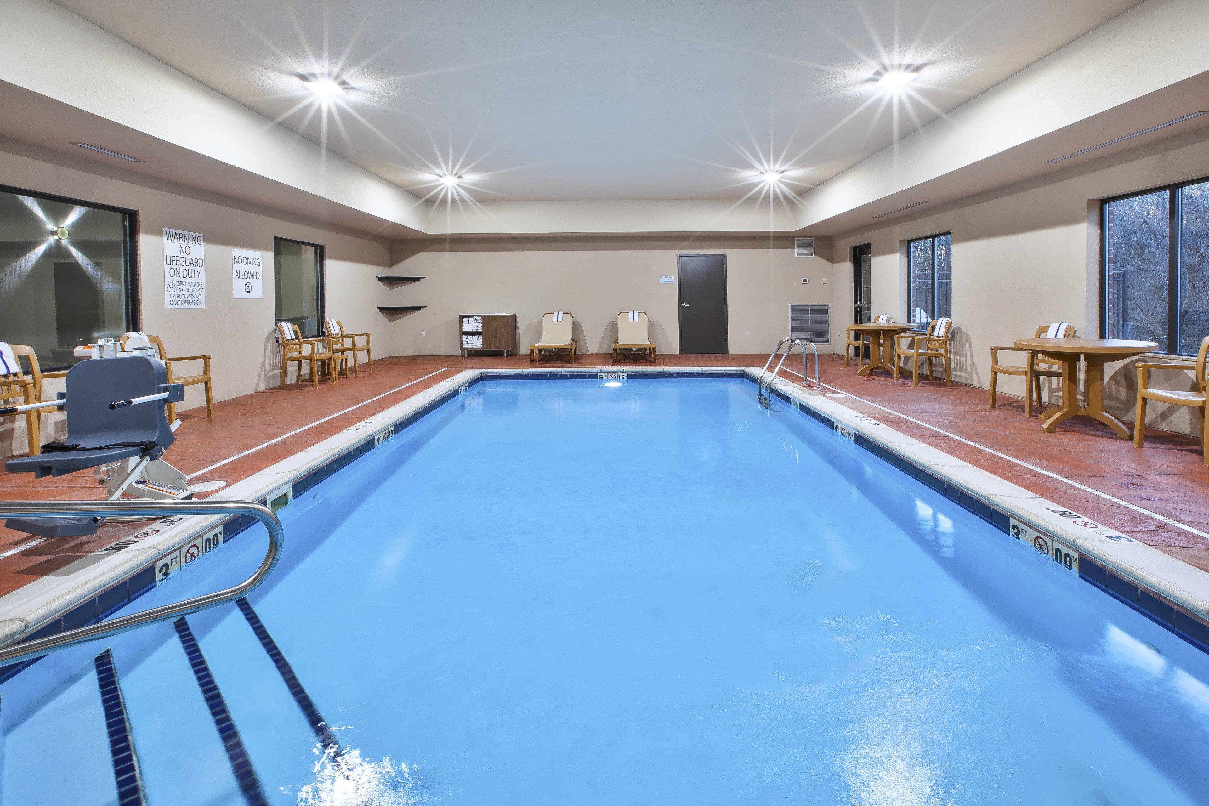 Holiday Inn Express Niles By Ihg Dış mekan fotoğraf