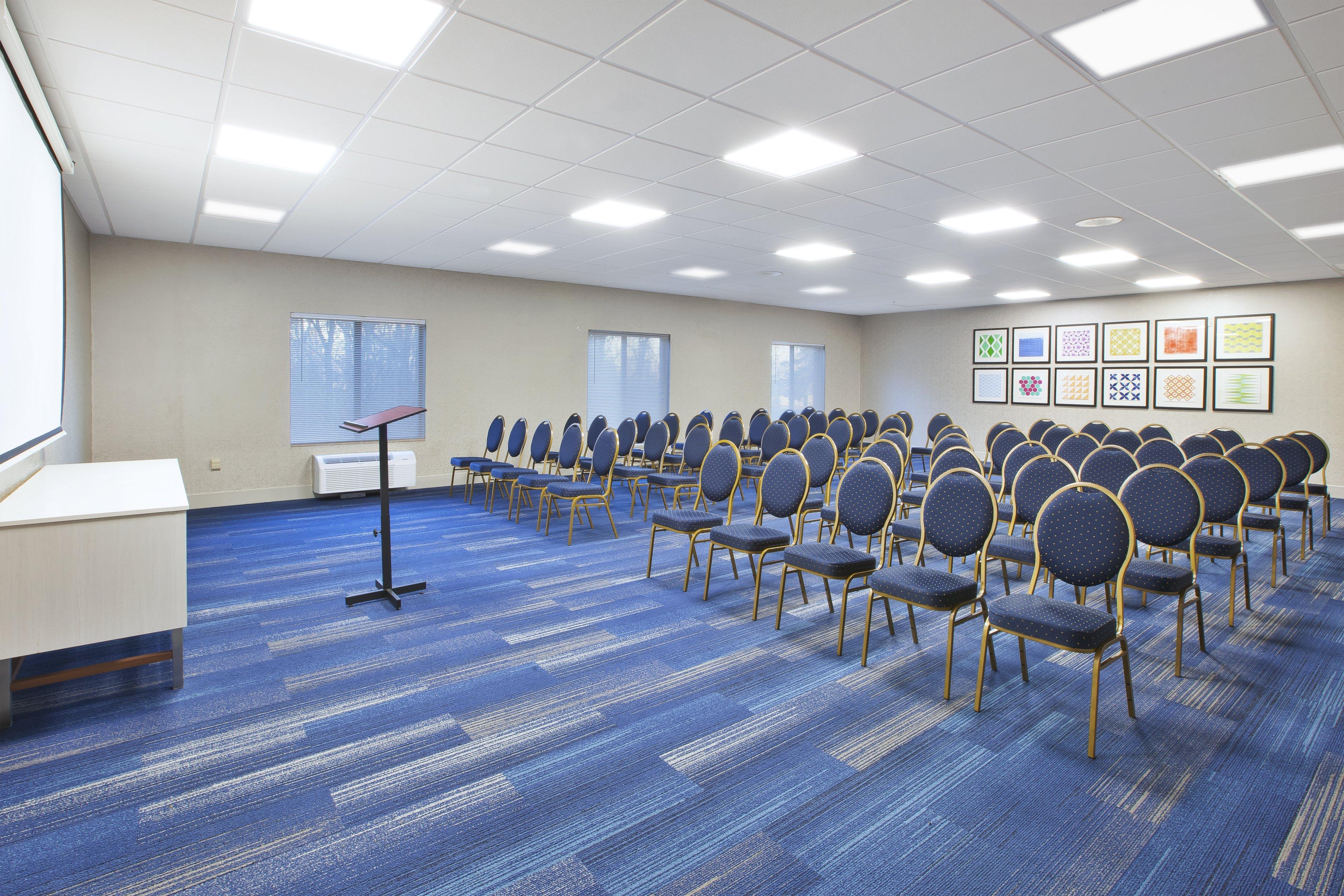Holiday Inn Express Niles By Ihg Dış mekan fotoğraf