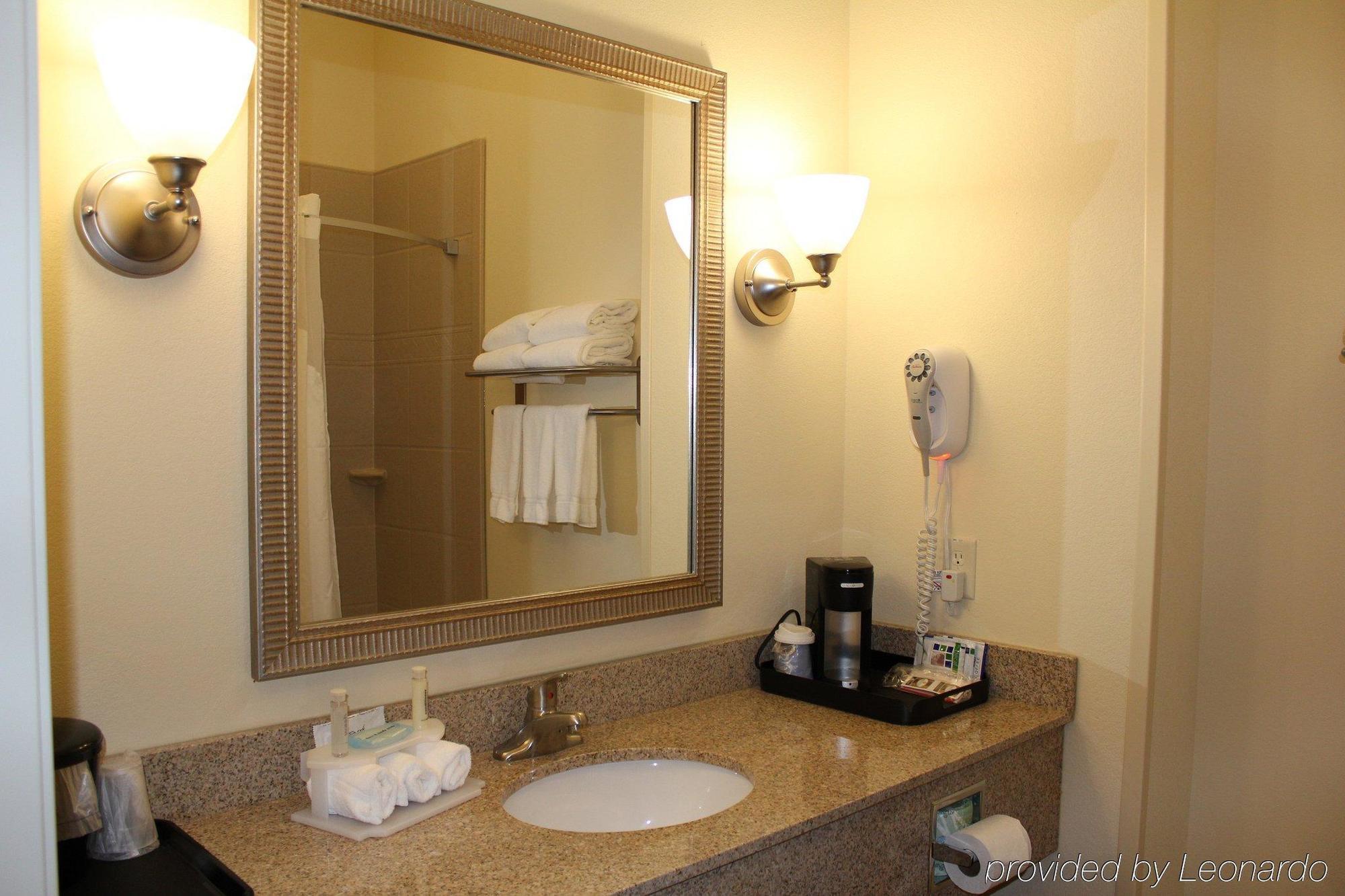 Holiday Inn Express Niles By Ihg Oda fotoğraf